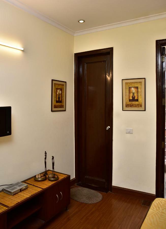 2Bhk Comfortable Furnished Serviced Apartments In Hauz Khas - Woodpecker Apartments Új-Delhi Kültér fotó